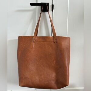 Madewell Large Transport Tote in English Saddle/Gold